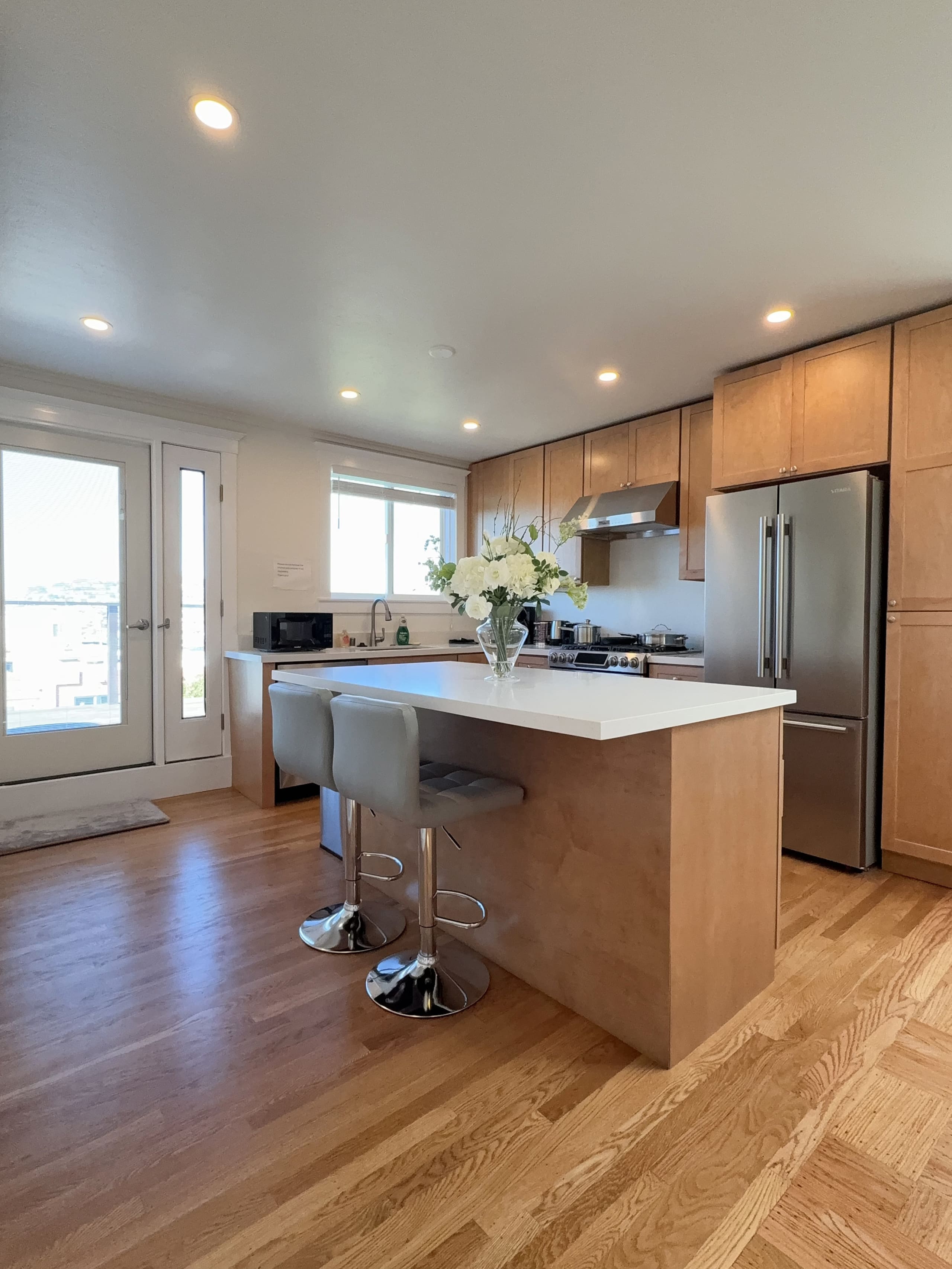 Home in San Francisco · ★4.94 · 2 bedrooms · 3 beds · 1 bath - Image 3