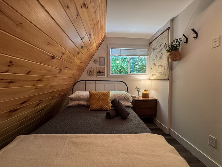 Main floor bedroom.
