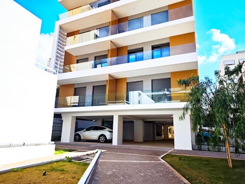 2 BD Modern View Apartment Private Parking 8th