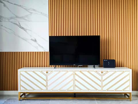 2 BD Modern Smart Apartment Private Parking 1th