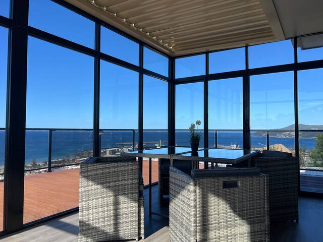 Coastal Luxe gallery image 2