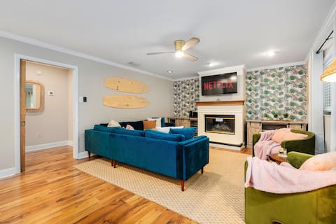 Popular Airbnb listing: Family Escape w/ Pool, Mini Golf, Firepit, Arcade in Clearwater