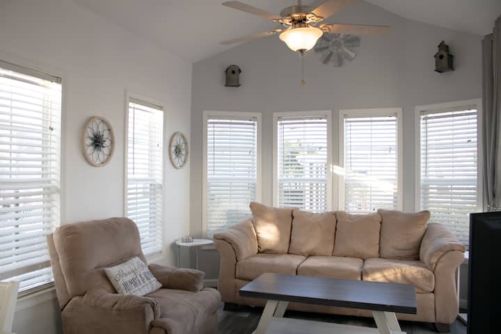 1 Bdrm Keys Cottage With Sleeping Loft Sleeps 6 - Marathon, FL