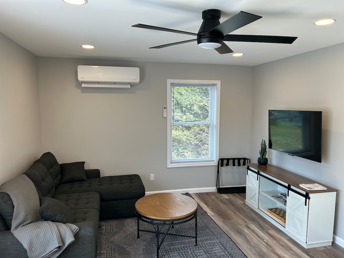 Кауч на спуштање во дневната соба 