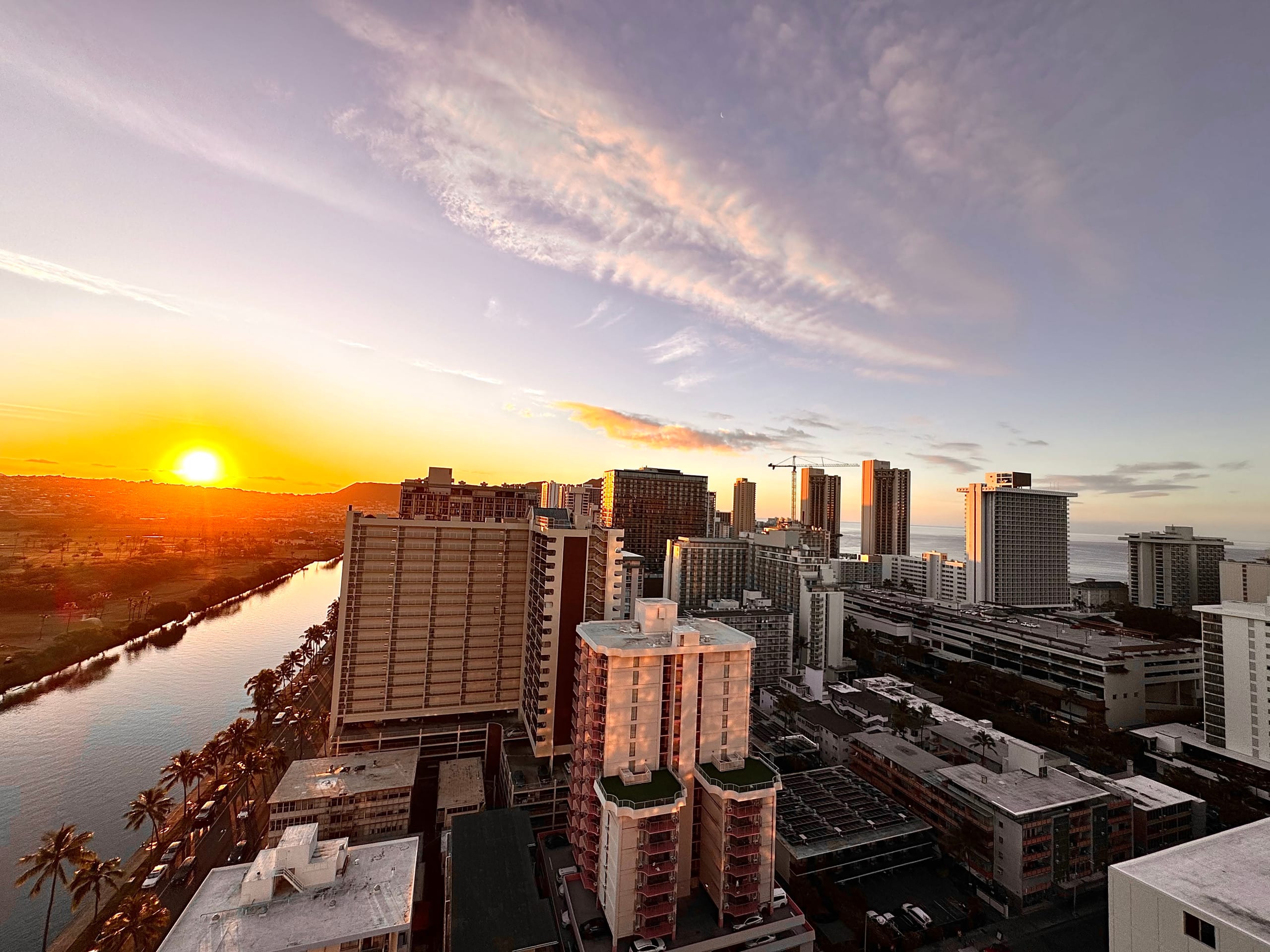Condo in Honolulu · ★4.89 · Studio · 1 bed · 1 private bath - Image 32