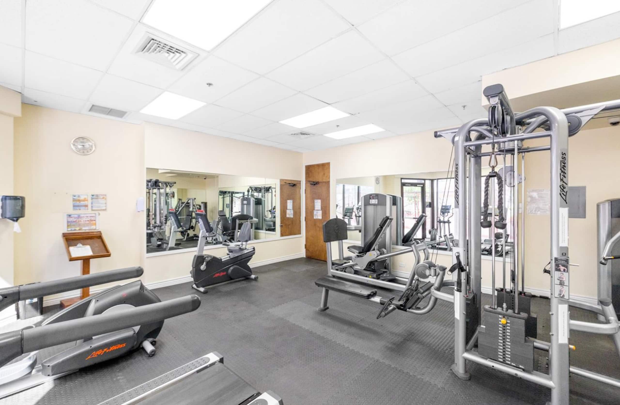 Condo in Honolulu · ★4.89 · Studio · 1 bed · 1 private bath - Image 62