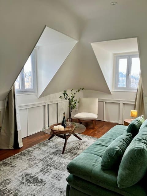 Successful Airbnb property: At the foot of the Palace in Versailles