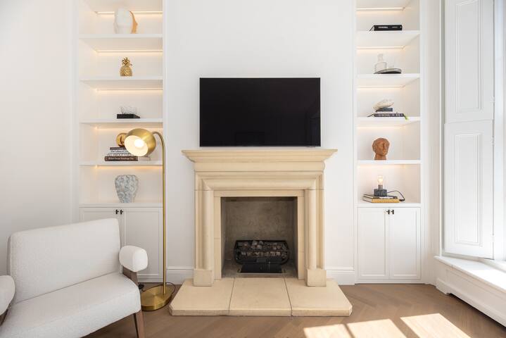 Luxurious 3 Bedroom Apartment in Chelsea gallery image 5