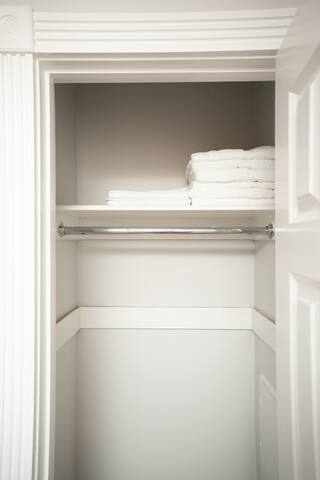 East Village Two Bedroom (2 Bathroom) gallery image 4