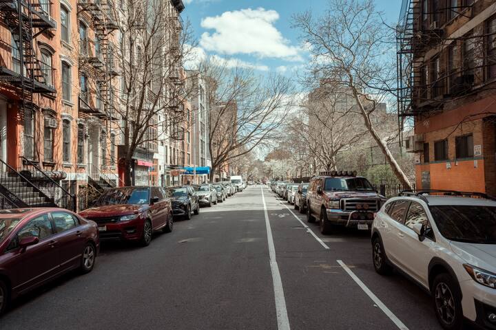 East Village Two Bedroom (2 Bathroom) gallery image 3