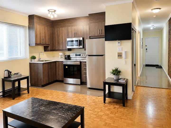 Charming 2br In Le Plateau | Walk To Metro & Cafés - Olympic Stadium