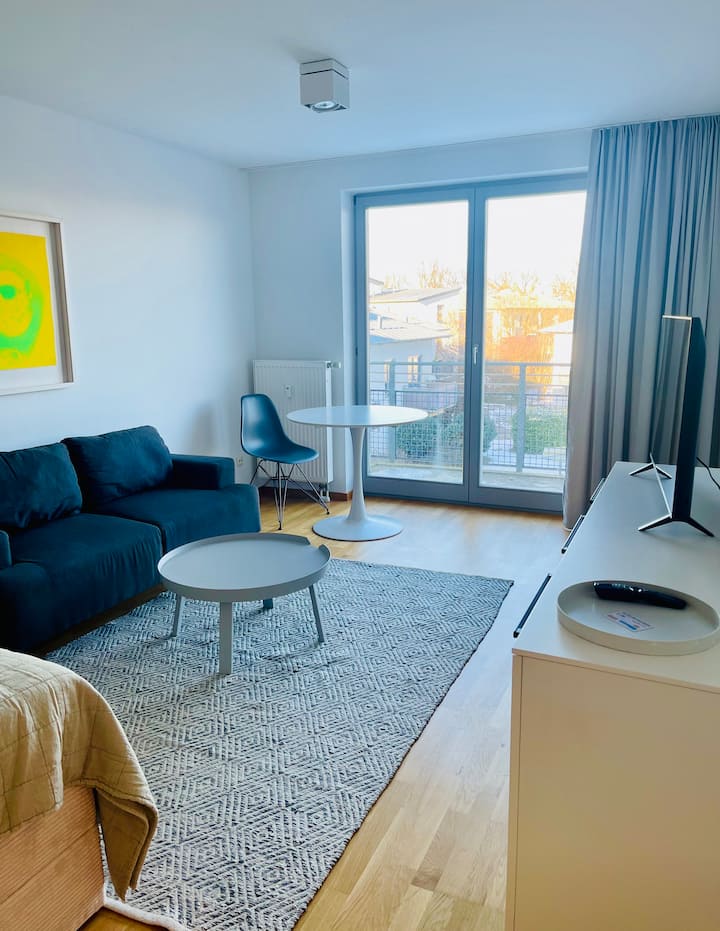 Möbliertes Apartment Mit Balkon - Berlin
