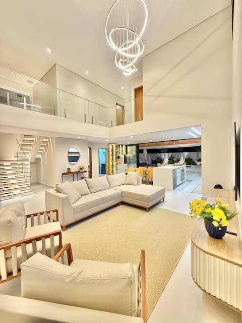 Wonderful house in a gated community with heated pool, 200 meters from the beach