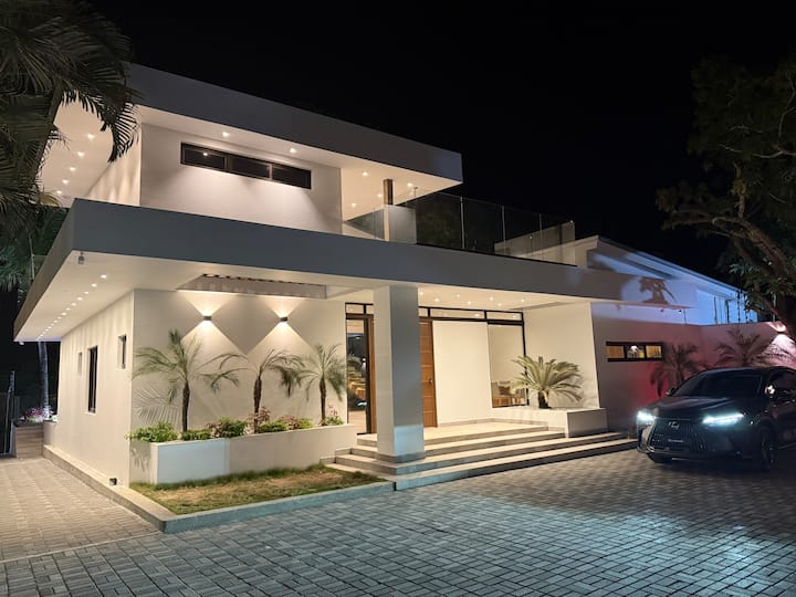 Luxury beachfront villa!