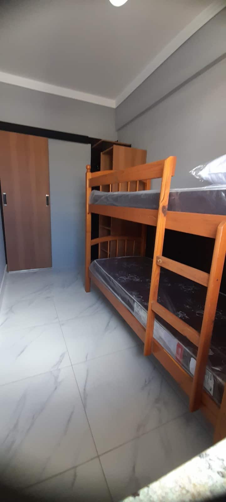 Schlafzimmer 2