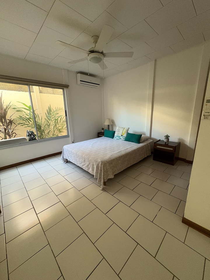 Habitación con cama Queen
