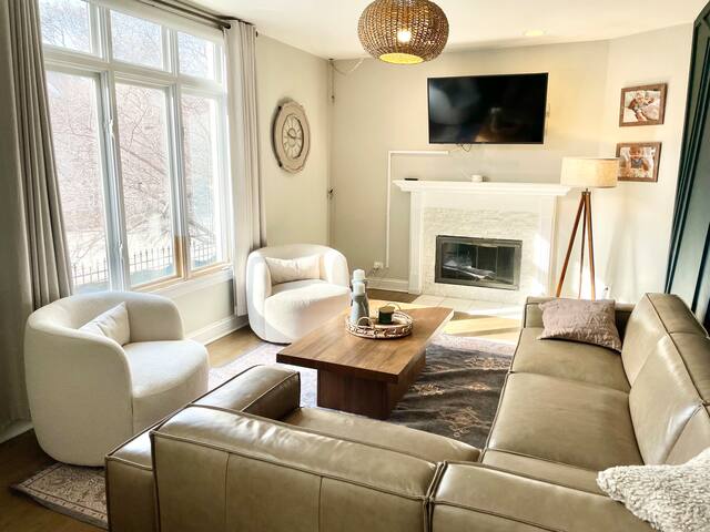 Chic entire home for large group gallery image 4