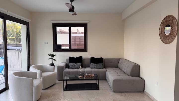 Sea Front Villa With Private Pool - Nissi Beach