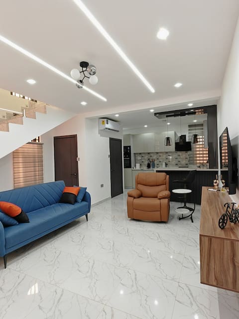 Just Home (Two bedroom duplex @ Lakeside)