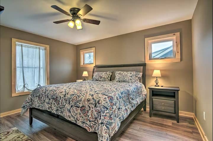 Спална соба 1| Брачен кревет (широк 180 - 200 см) | Приватна бања