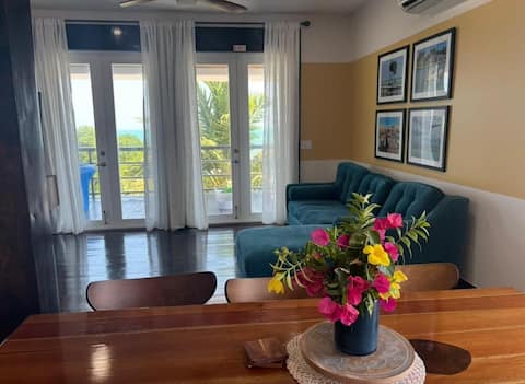 360 Suites, Seaside Luxury, 4 Bedrooms, 3 Bath