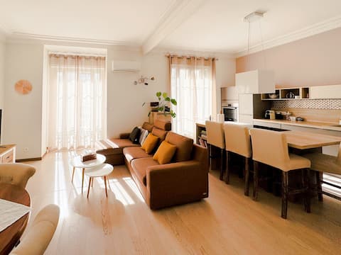 Popular Airbnb listing: 2 bright rooms Golden Square, a short walk to the sea in Rue De France