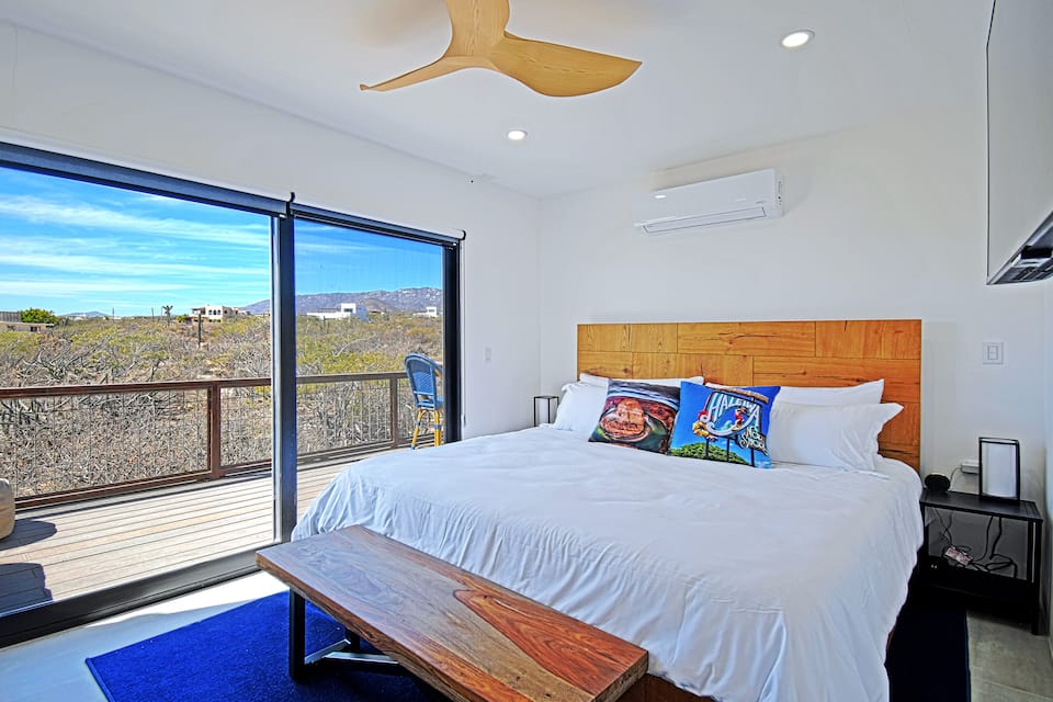 30 Knots, a container house on the Sea of Cortez, El Sargento, Baja California Sur, Mexico, photo 5 of 10