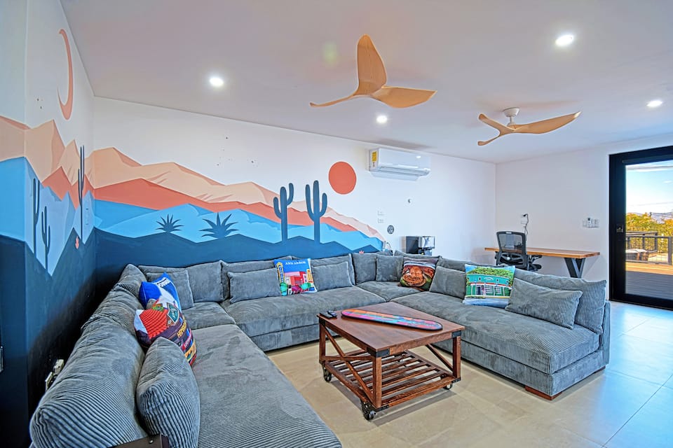 30 Knots, a container house on the Sea of Cortez, El Sargento, Baja California Sur, Mexico, photo 4 of 10
