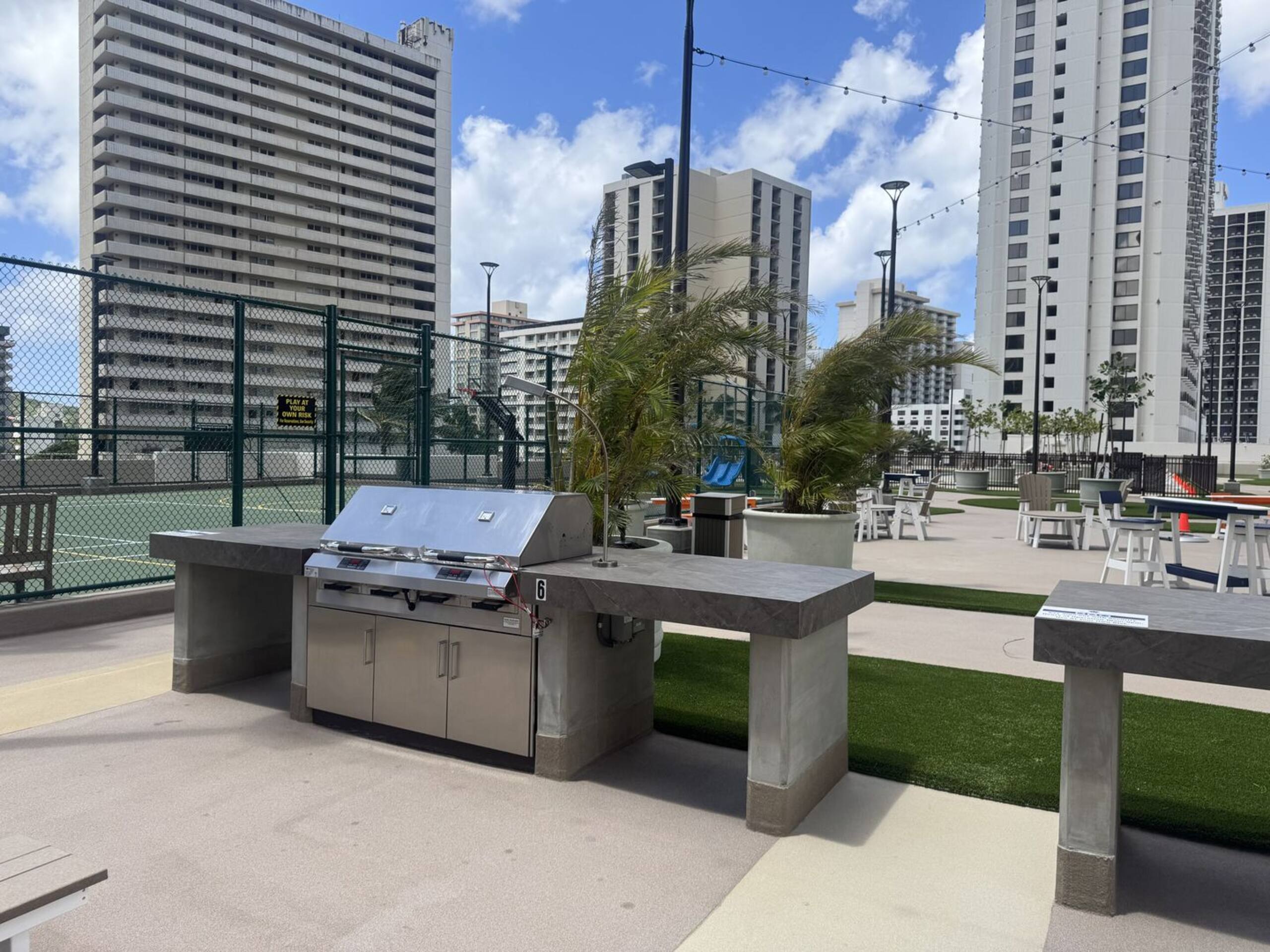Condo in Honolulu · ★4.96 · 1 bedroom · 2 beds · 1 private bath - Image 19