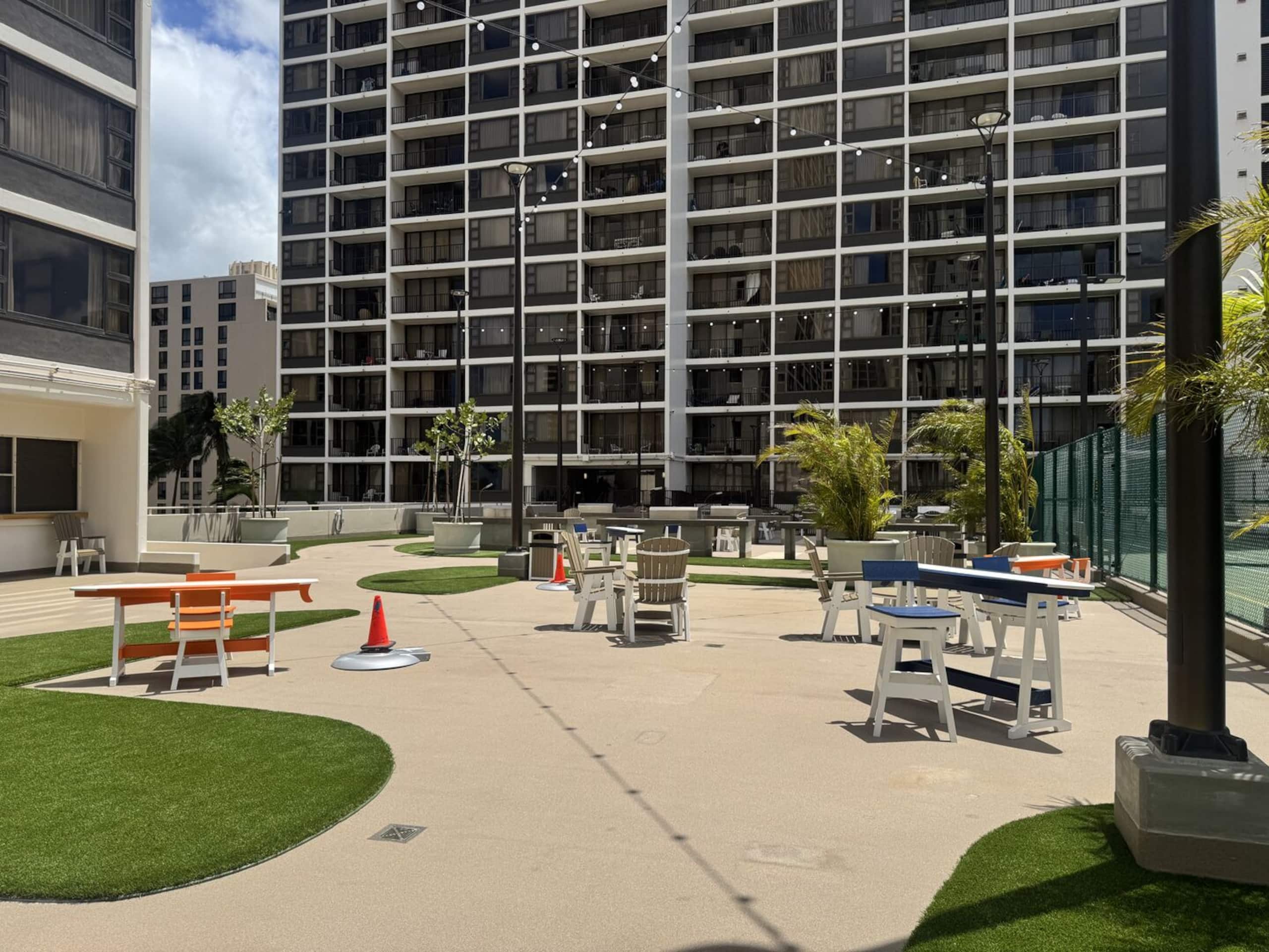 Condo in Honolulu · ★4.96 · 1 bedroom · 2 beds · 1 private bath - Image 16