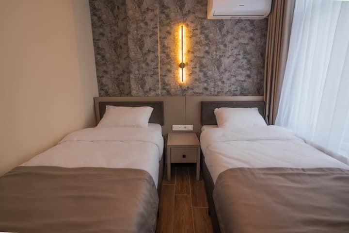 2 Single Beds Room With City View - Balat