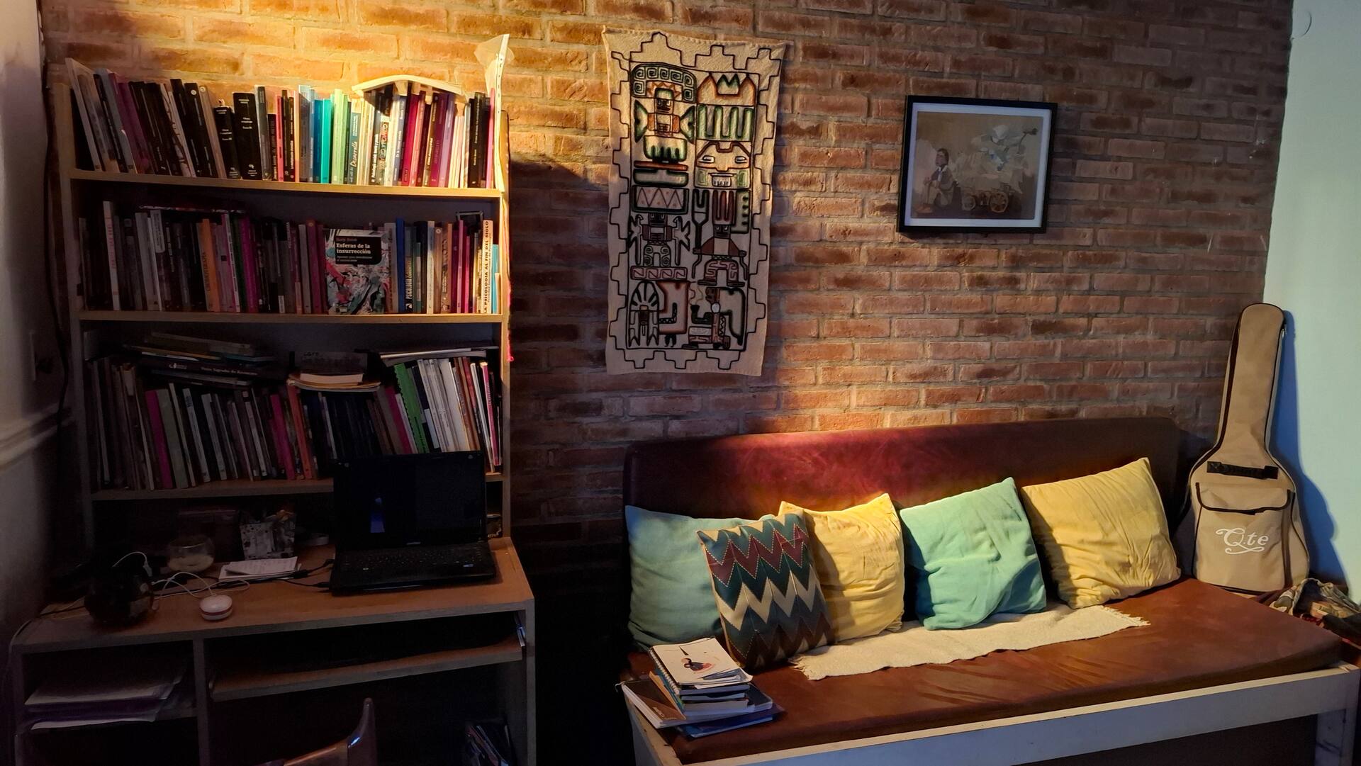 House-style apartment in Villa del Parque with art workshop