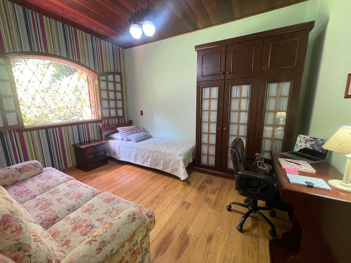 საძინებელი 1