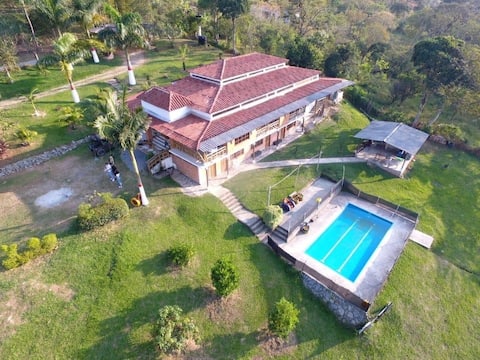 NEW Country House WiFi+Pool+16People at Colombia