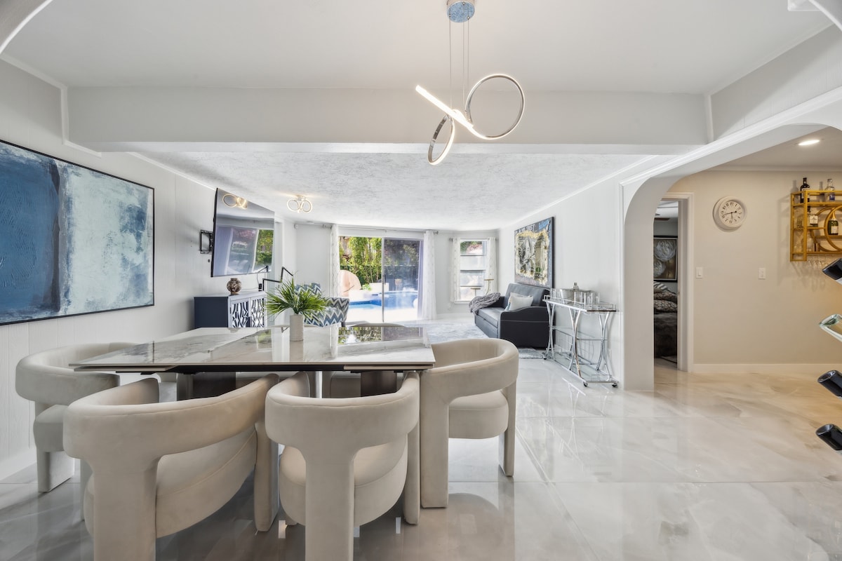 Dining area 1 image 3