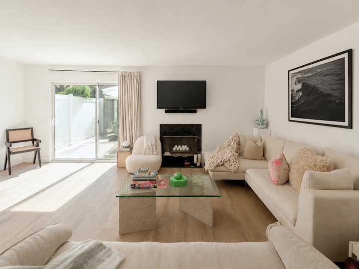 Calabasas/malibu Canyon Townhome - Agoura Hills, CA