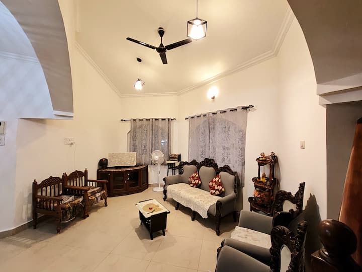 Living room image 6