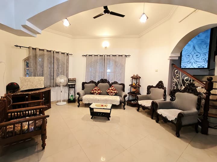 Living room image 2