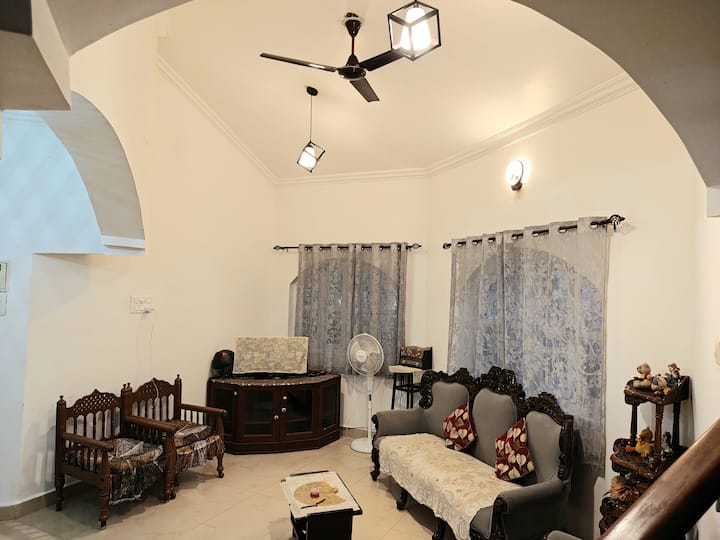 Living room image 8