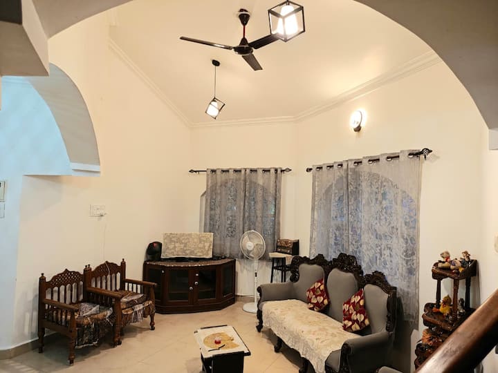 Living room image 4
