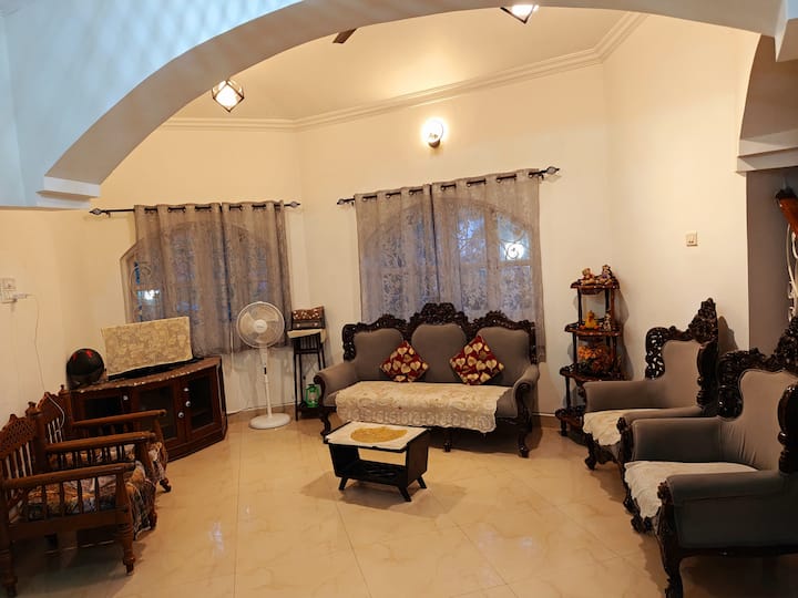 Living room image 7