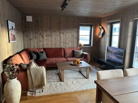 Top Airbnb: Ski in/out | Modern apartment | Nesfjellet Alpin in Nesbyen