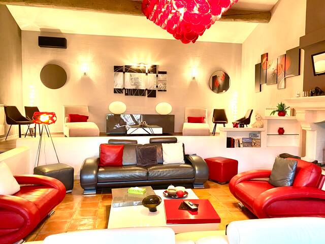 WM Conciergerie Privée managed Airbnb listing 3