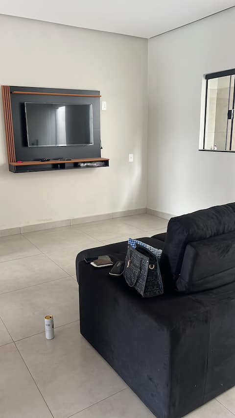 Top performing Airbnb: Diego's space: simplicity, leisure and safety. in Passos