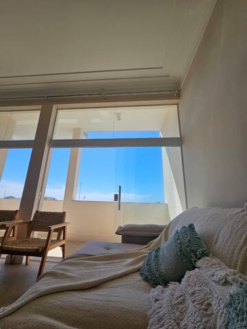 Apto decorado, quadra da praia! gallery image 5