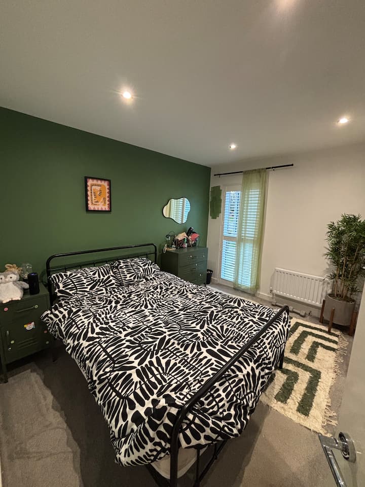 1 Double Bed Apartment In Stretford - Manchester