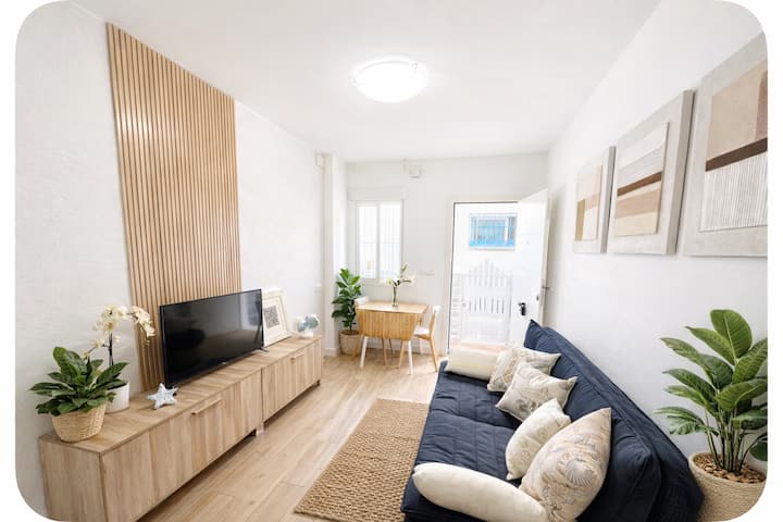 Tradicional Casa Junto Al Mar Con Terraza Privada - Málaga, Spagna