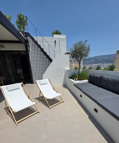 Kolonaki retreat gallery image 3