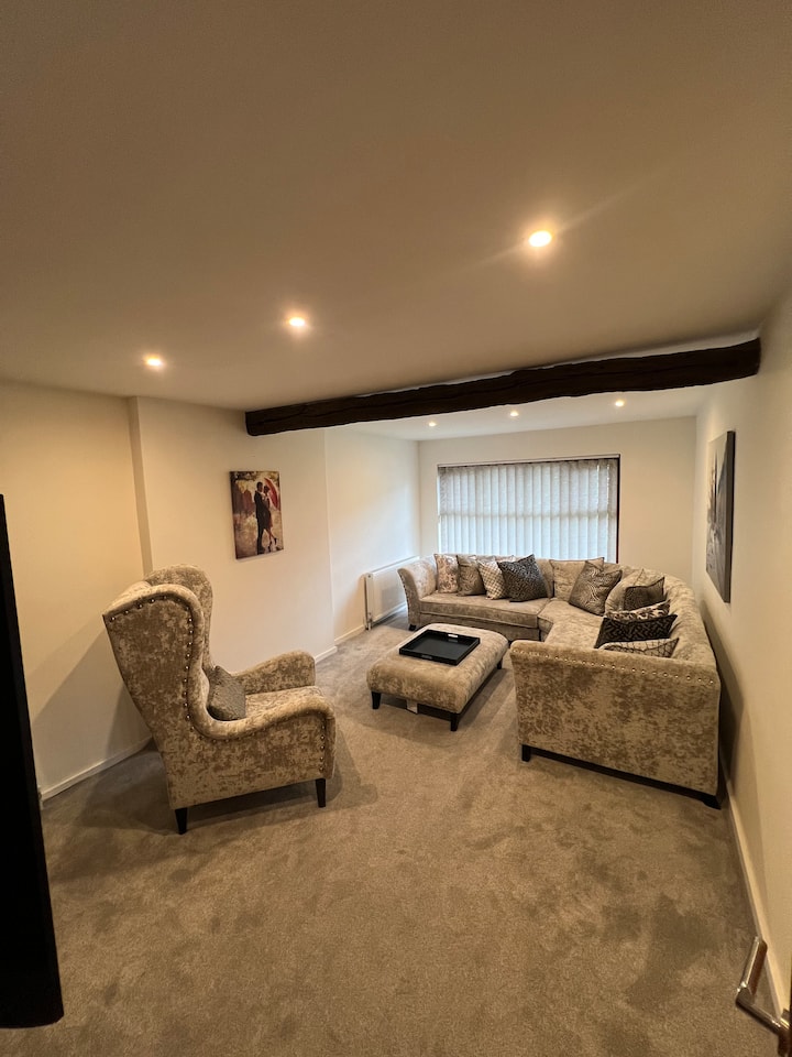4 Bedroom House In Exhall. Near Birmingham - Coventry