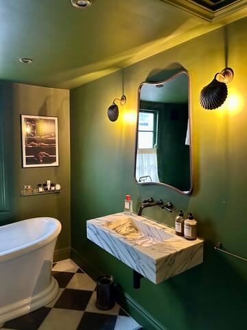 Beautiful De Beauvoir Home gallery image 3